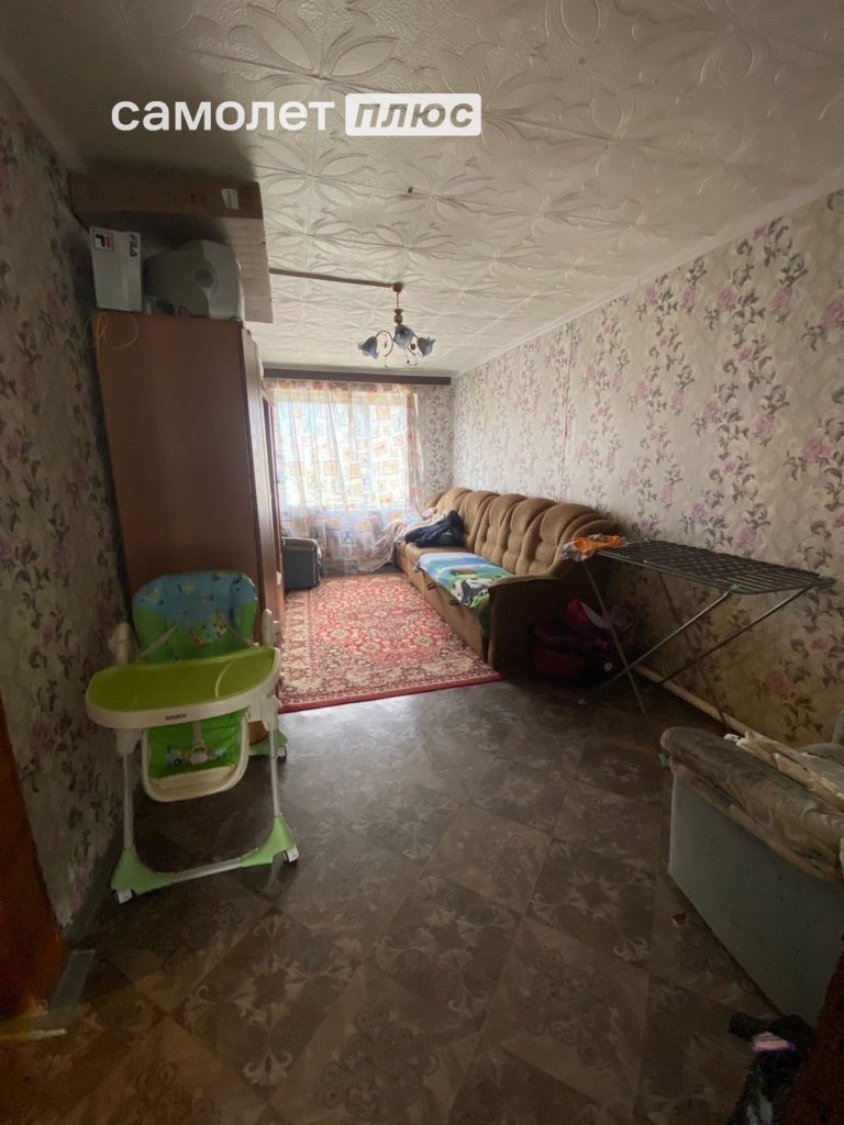 Изображение со страницы: двухкомнатная квартира п.Шексна, ул. Октябрьская, д. 83
