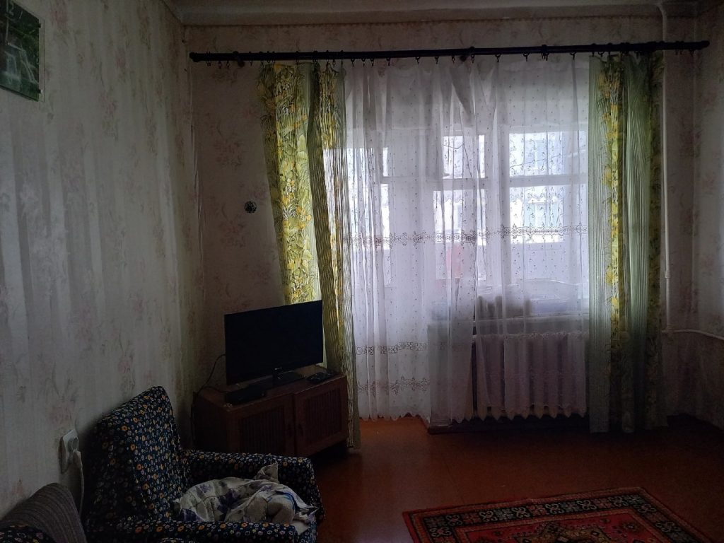 Изображение со страницы: 2 к.кв. рп. Шексна, пер. Путейский, д. 1