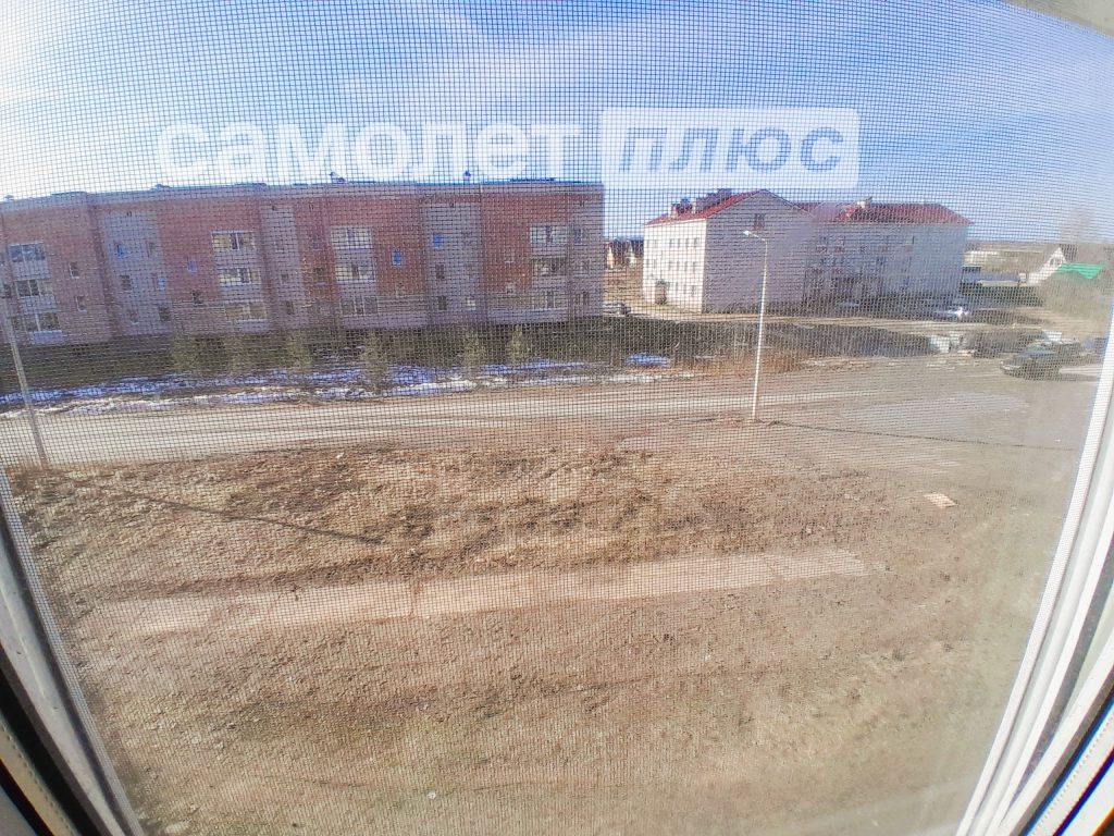 Изображение со страницы: трехкомнатная квартира п.Шексна ул.Молодежная, д.8