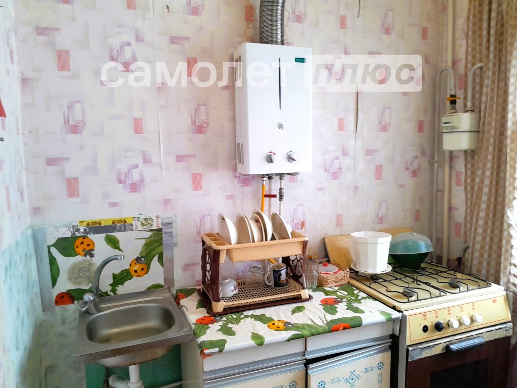 Изображение со страницы: однушка с высокими потолками и видом на реку