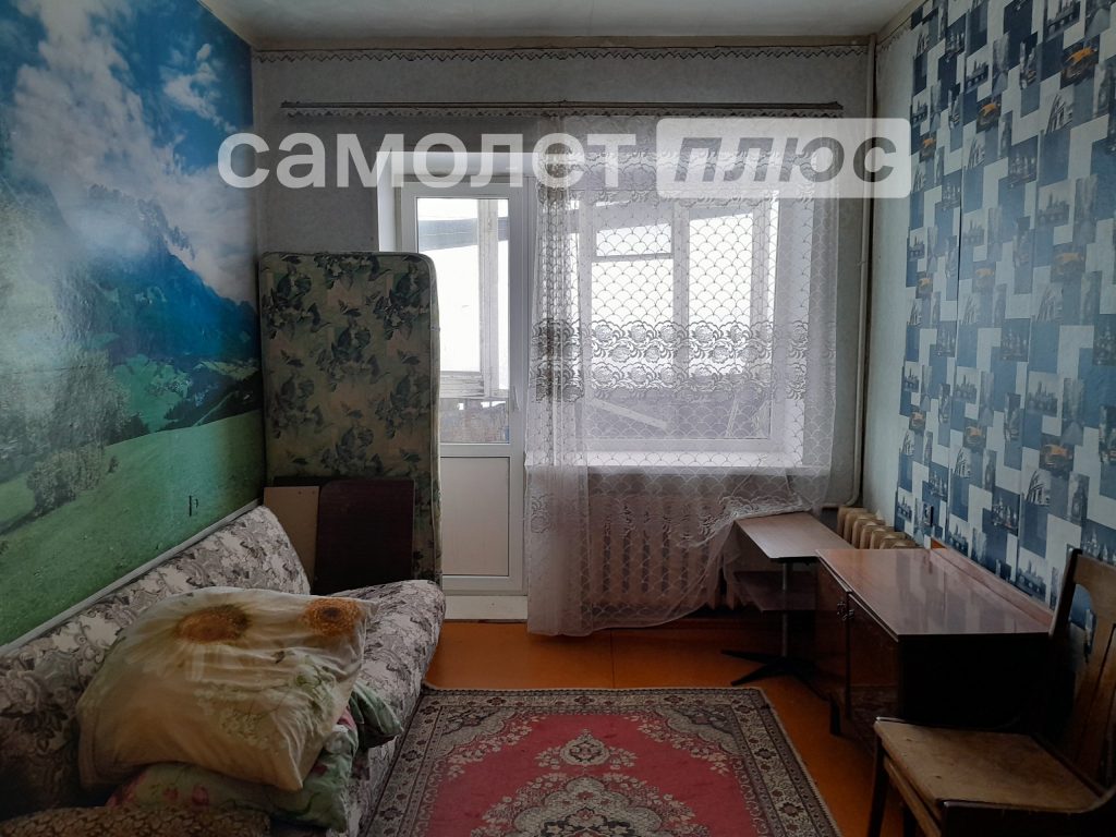 Изображение со страницы: однушка с высокими потолками и видом на реку