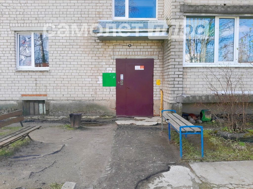 Изображение со страницы: трехкомнатная квартира п.Шексна ул. Садовая, д. 27