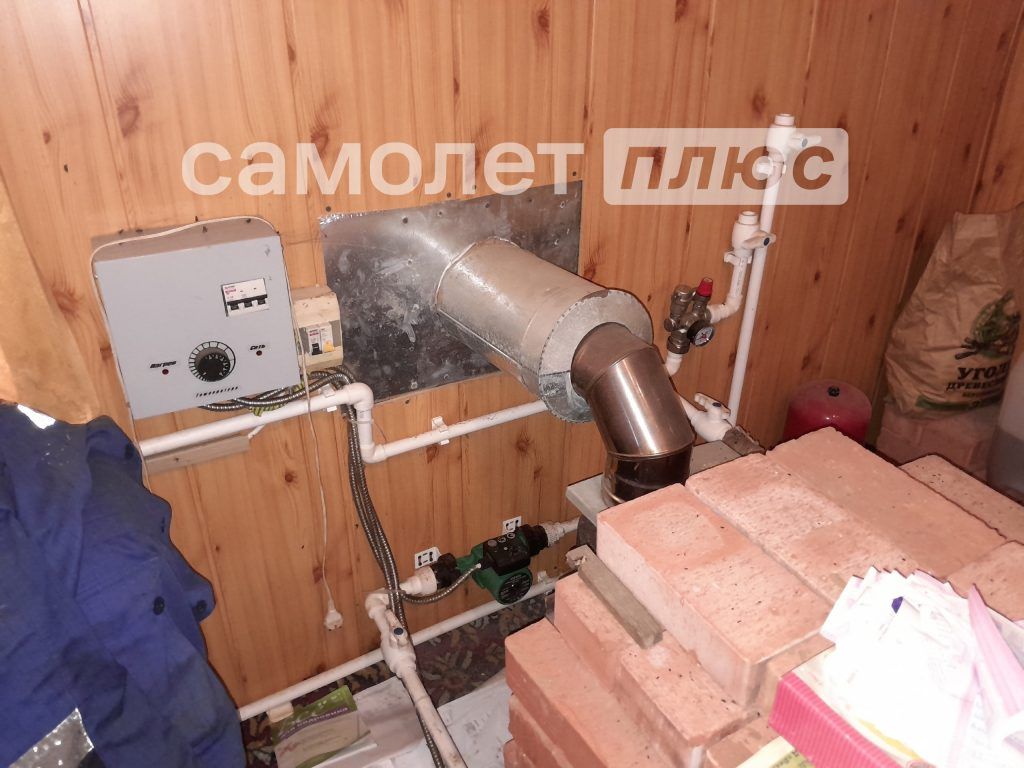 Изображение со страницы: дачный домик и земельный участок СОТ Легенда