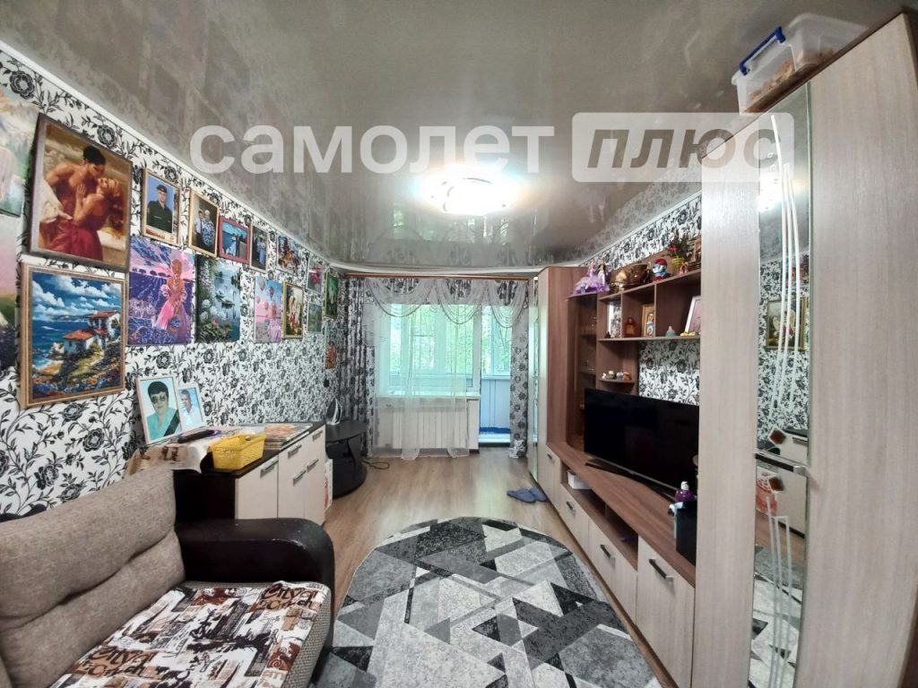 Изображение со страницы: трехкомнатная квартира п.Шексна ул.Детская д.17
