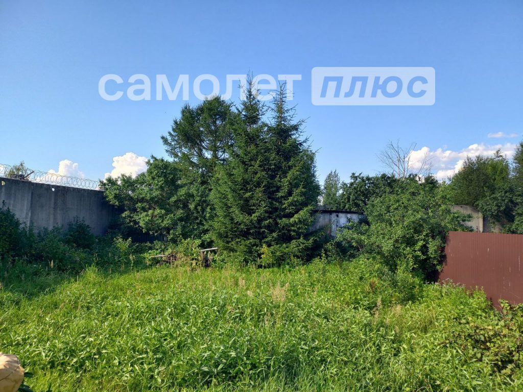 Изображение со страницы: жилой дом и земельный участок п.Шексна ул.Причальная