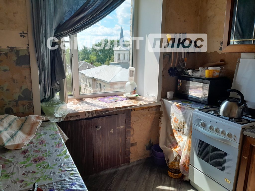 Изображение со страницы: трехкомнатная квартира п.Шексна ул. Шлюзовая д.24