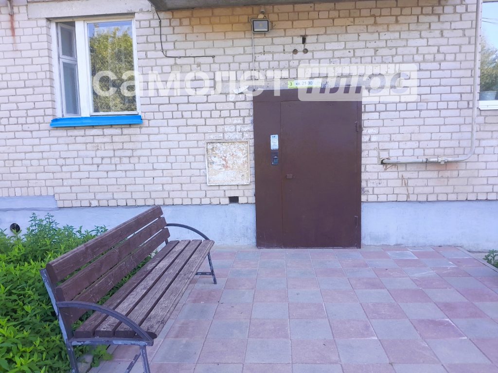 Изображение со страницы: трехкомнатная квартира п.Шексна ул.Шоссейная д.60
