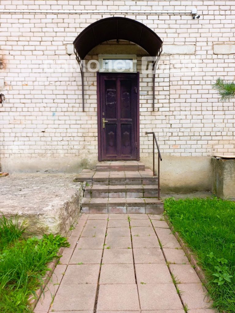 Изображение со страницы: нежилое помещение п.Шексна ул.Сапожникова, д.3