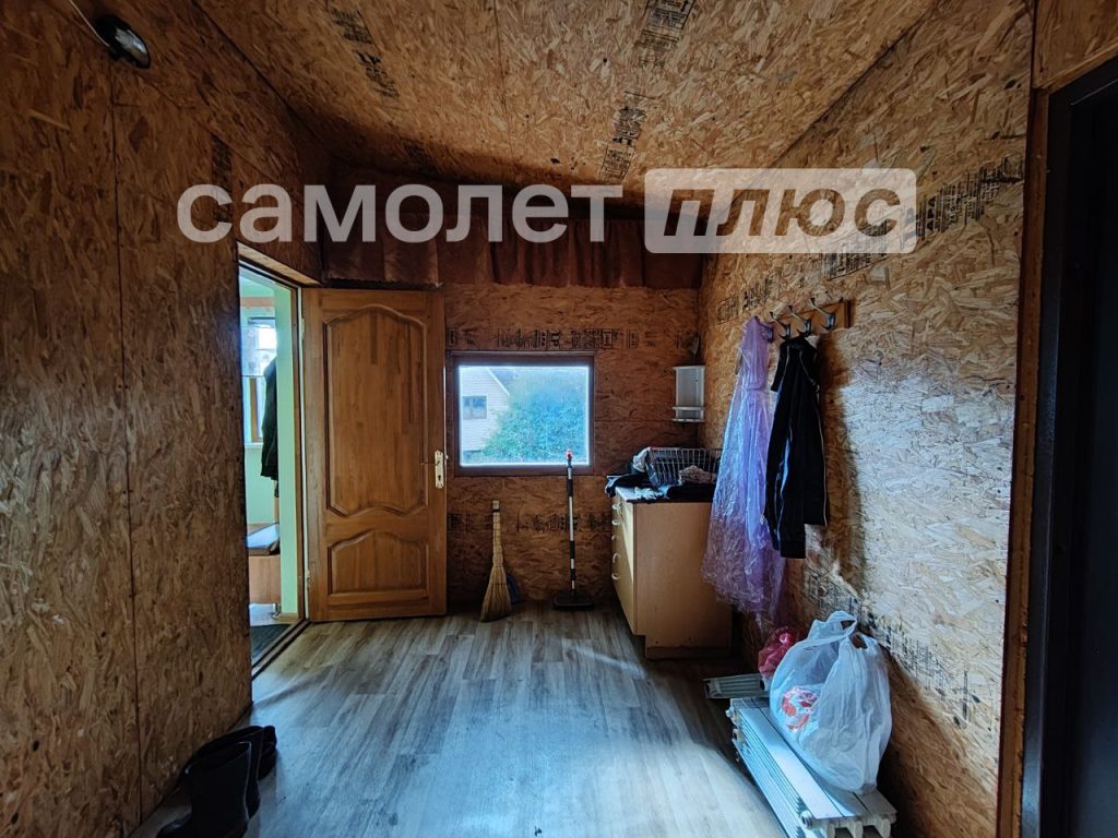 Изображение со страницы: четырехкомнатная квартира (полдома) п.Шексна Звездный пер 9