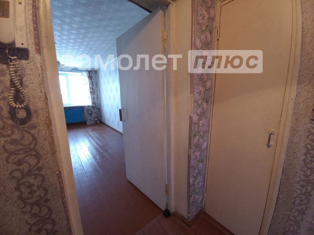 Изображение со страницы: трехкомнатная квартира п.Шексна ул. Труда д.13