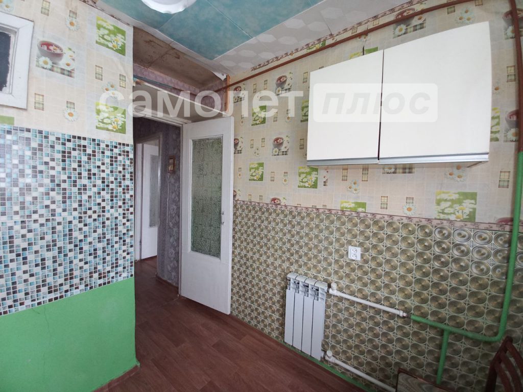 Изображение со страницы: трехкомнатная квартира п.Шексна ул. Труда д.13