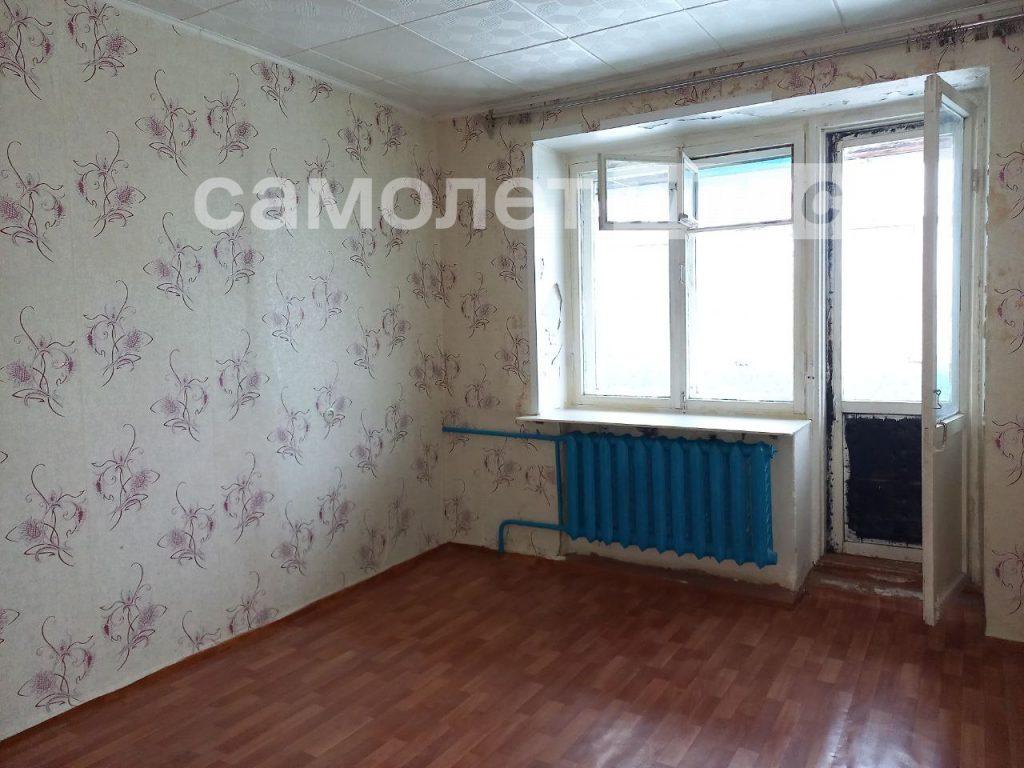 Изображение со страницы: трехкомнатная квартира п.Шексна ул. Труда д.13