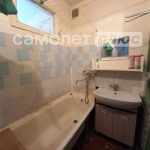 Изображение со страницы: трехкомнатная квартира п.Шексна ул. Труда д.13-10