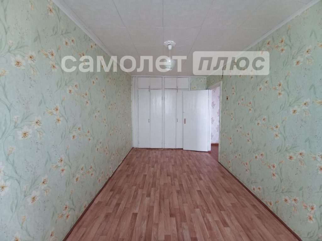 Изображение со страницы: трехкомнатная квартира п.Шексна ул. Труда д.13