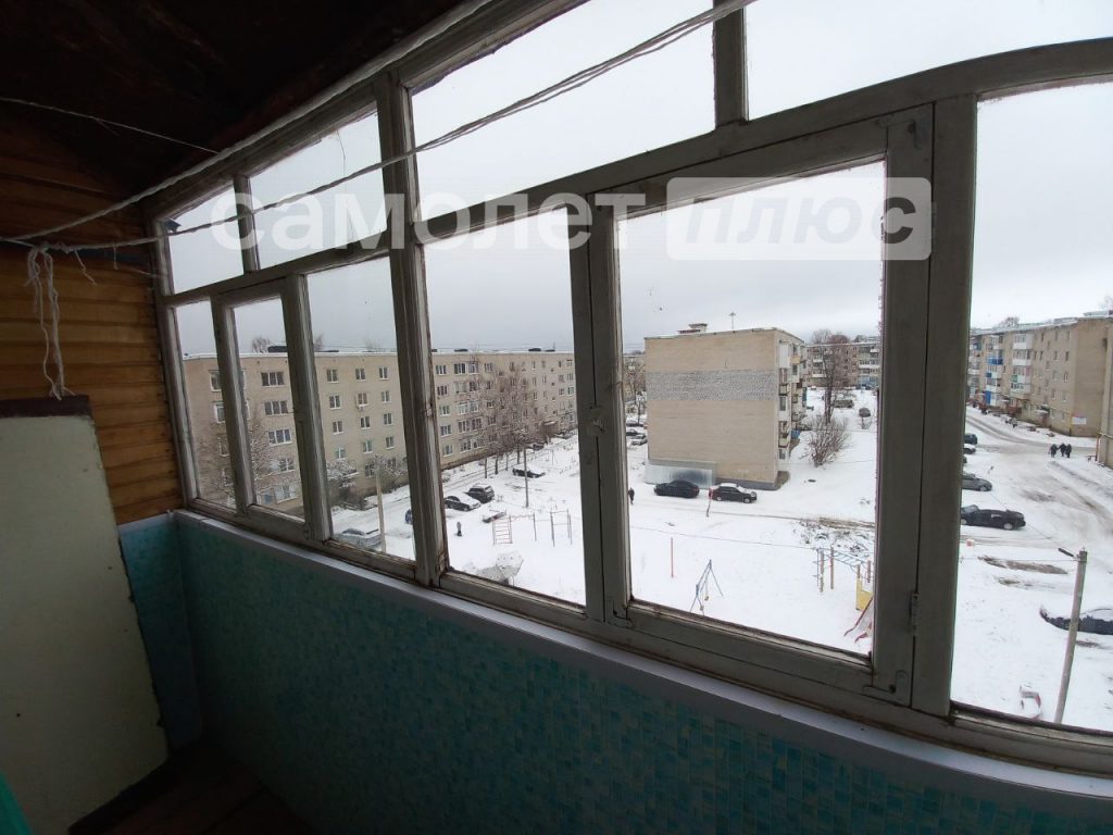 Изображение со страницы: трехкомнатная квартира п.Шексна ул. Труда д.13