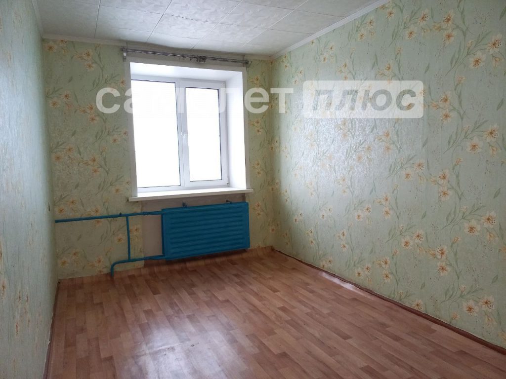 Изображение со страницы: трехкомнатная квартира п.Шексна ул. Труда д.13