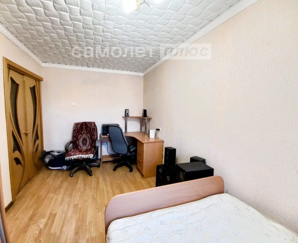 Изображение со страницы: трехкомнатная квартира п.Шексна ул.Труда д.19