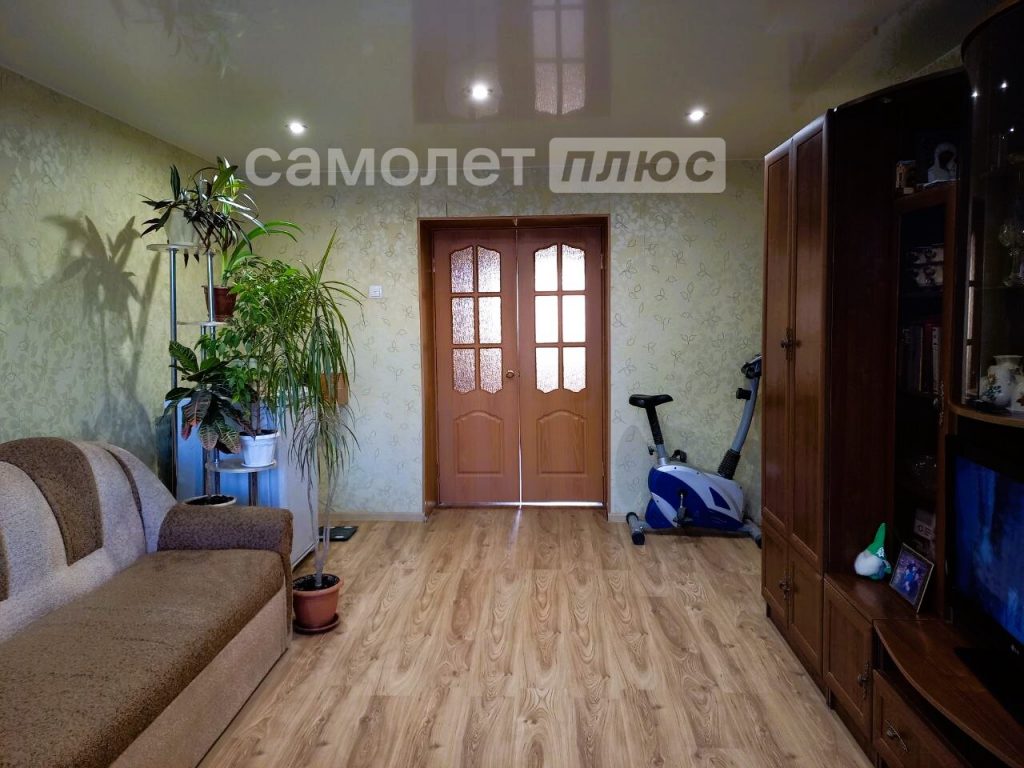 Изображение со страницы: трехкомнатная квартира п.Шексна ул.Труда д.19