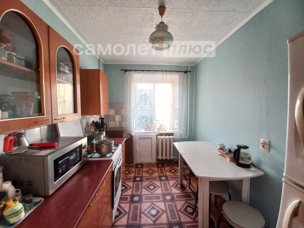 Изображение со страницы: трехкомнатная квартира п.Шексна ул.Труда д.19