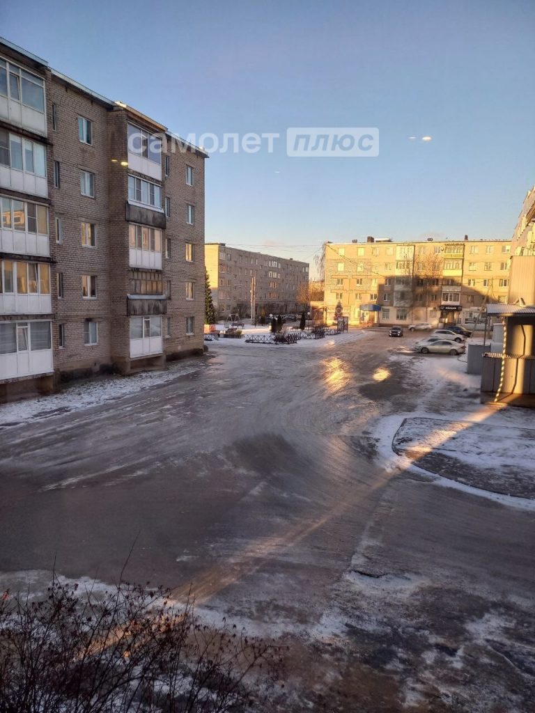 Изображение со страницы: трехкомнатная квартира п.Шексна ул.Труда д.19