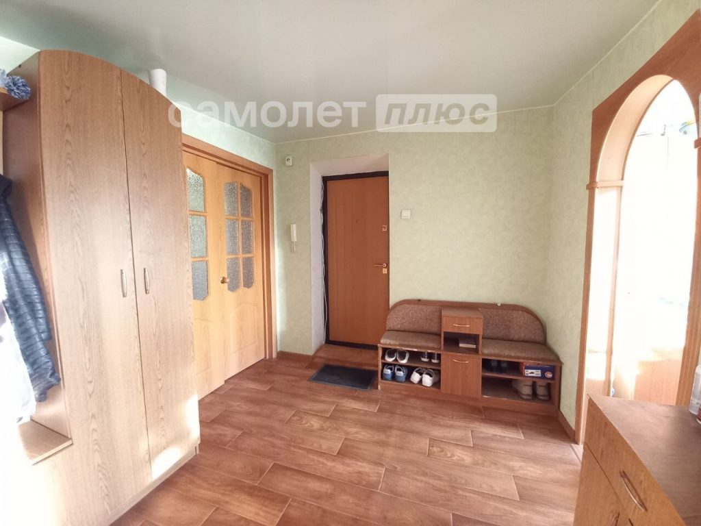 Изображение со страницы: трехкомнатная квартира п.Шексна ул.Труда д.19