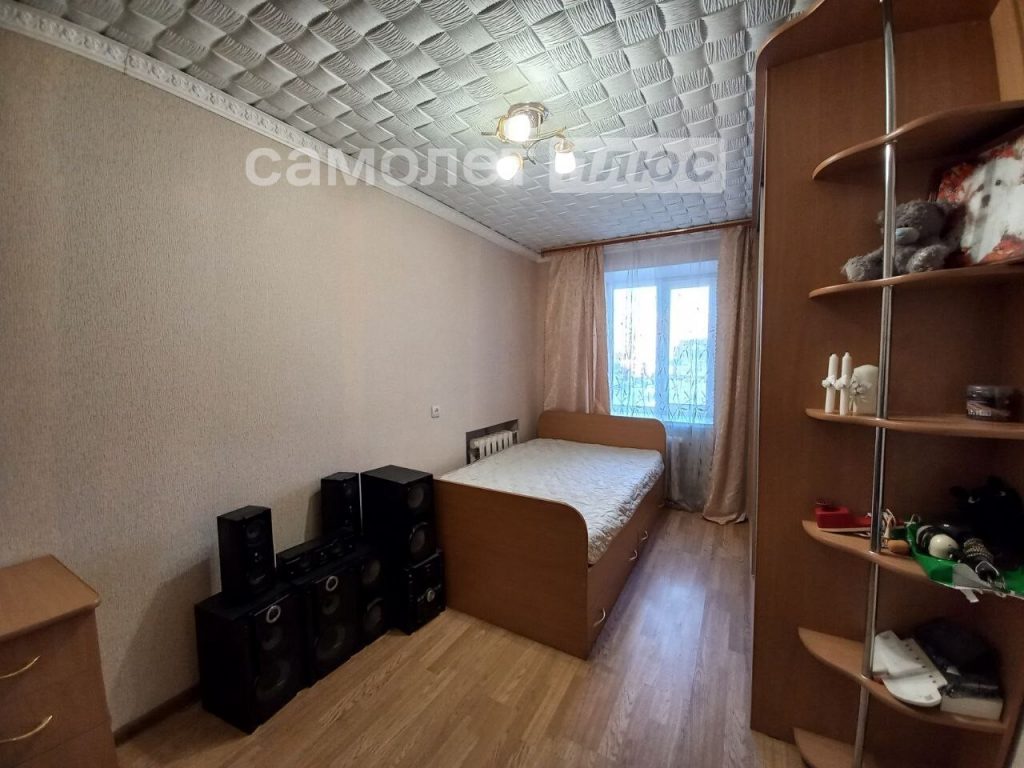 Изображение со страницы: трехкомнатная квартира п.Шексна ул.Труда д.19