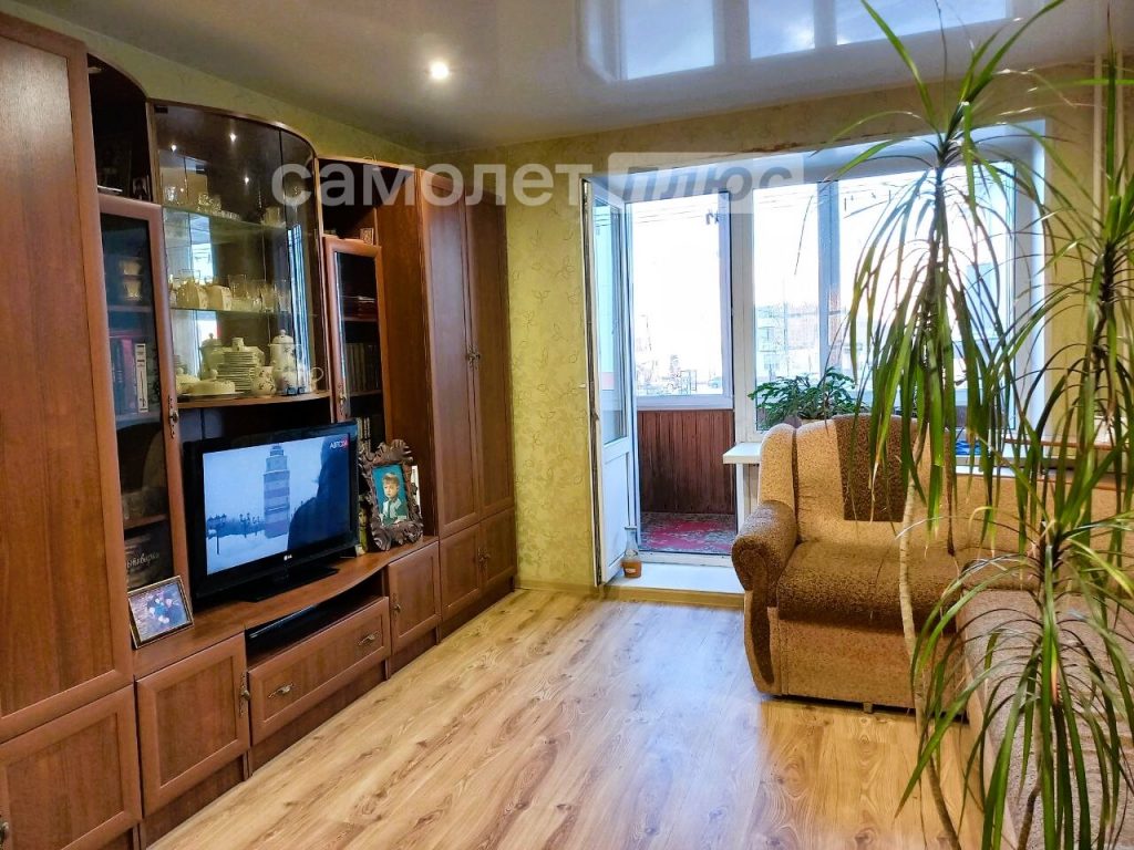 Изображение со страницы: трехкомнатная квартира п.Шексна ул.Труда д.19