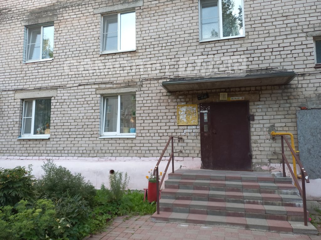 Изображение со страницы: 2к квартира п.Шексна ул. Труда д.27